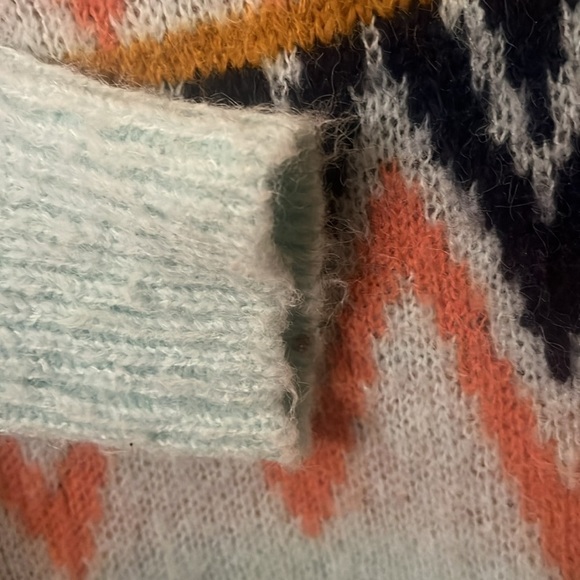 Cat & Jack sweater size XL junior - Picture 5 of 7